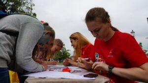 Photo "How to help young people get involved in volunteer activities and develop leadership skills"