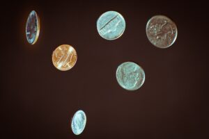 Photo "What do dreams about coins mean and what do they tell you about your financial life?"