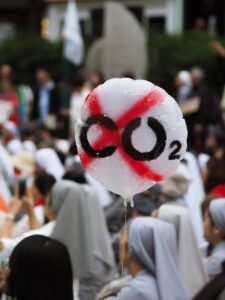 Photo "How to join movements for reducing carbon emissions"