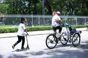 Photo "How to promote eco-friendly transportation and reduce city pollution"