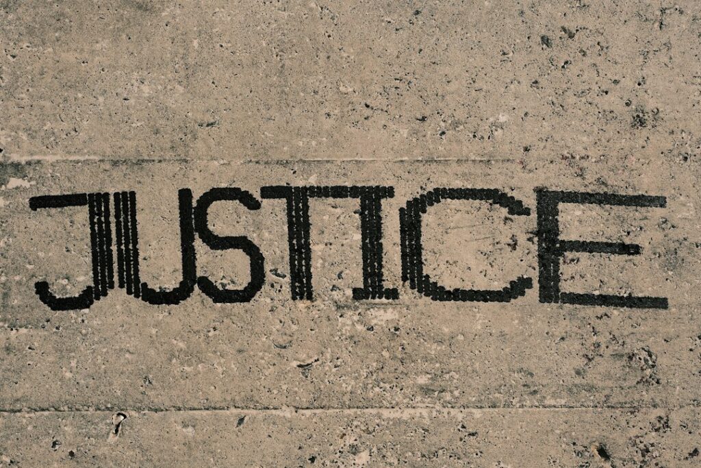 Photo justice system for minors