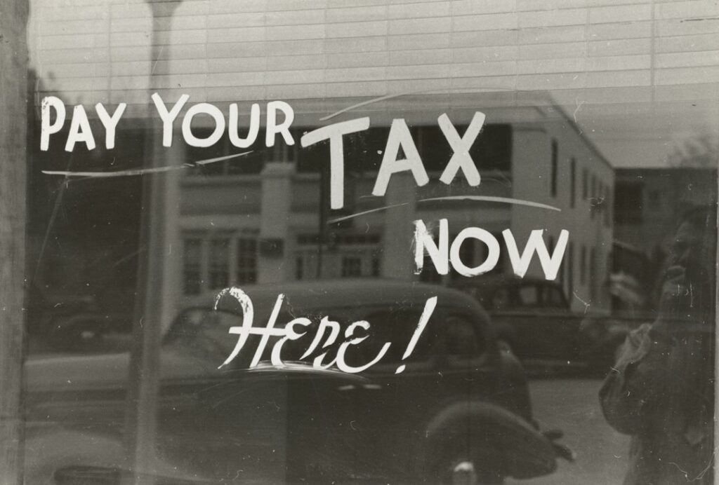 Photo taxes vs impozite