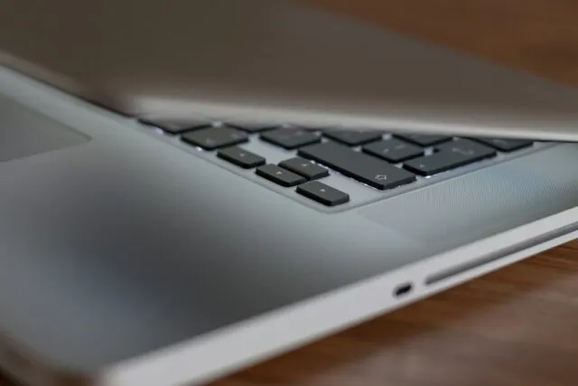 Photo laptop keyboard cleaning safe